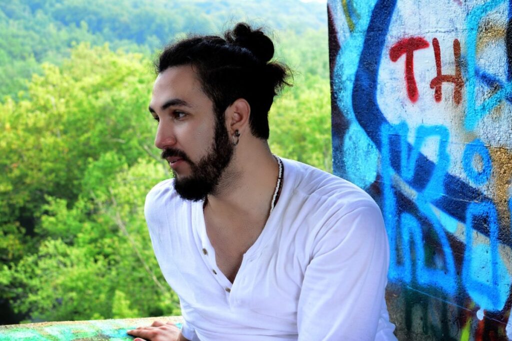 Trabzon saç ekiminde enseyi planın merkezine almak